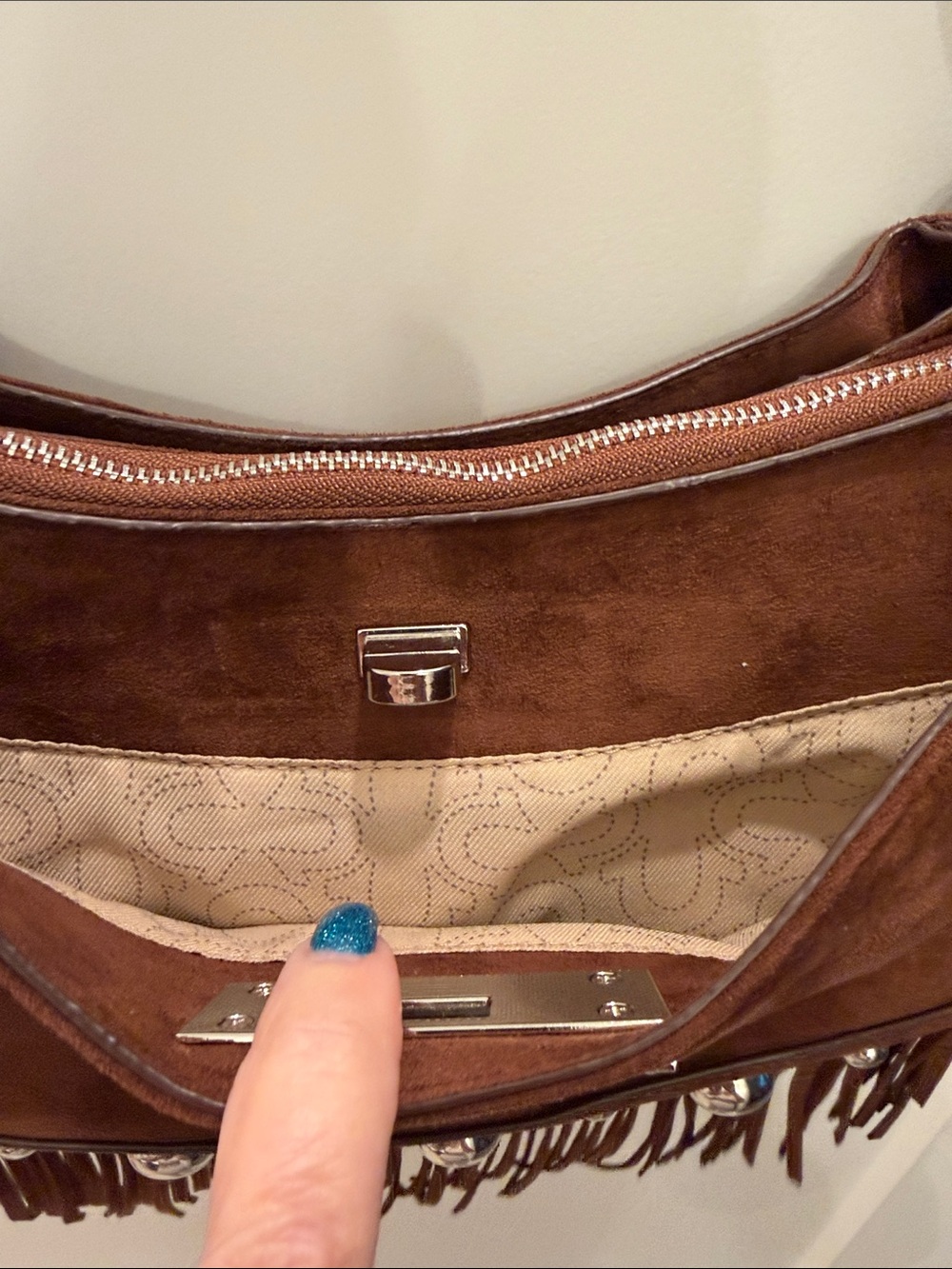 NWT-VIRAL True Religion Brown Suede Fringe Shoulder Bag with Stud Accents. - Picture 5 of 16